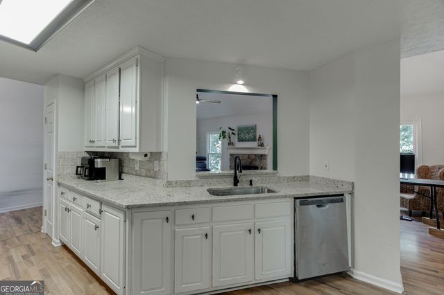 6447 Ivy Springs Drive, Flowery Branch, GA 30542