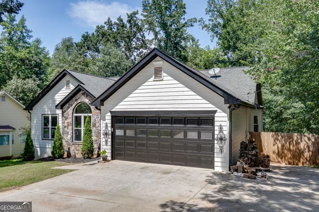 6447 Ivy Springs Drive, Flowery Branch, GA 30542