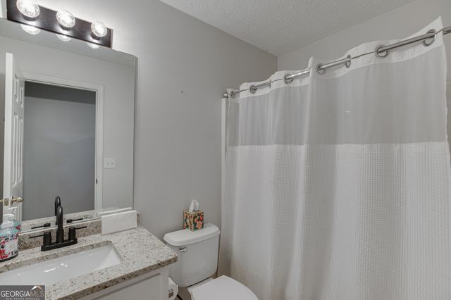 6447 Ivy Springs Drive, Flowery Branch, GA 30542