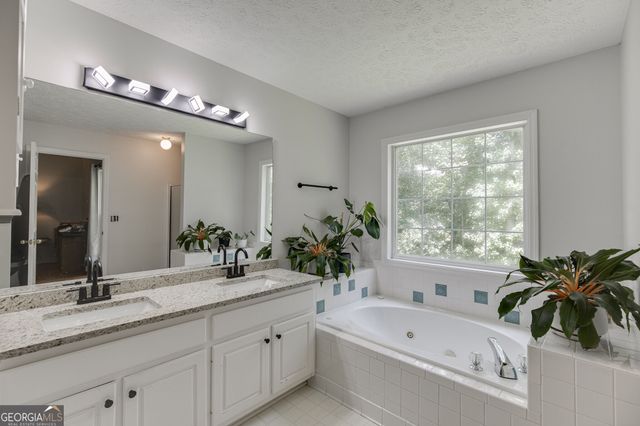6447 Ivy Springs Drive, Flowery Branch, GA 30542