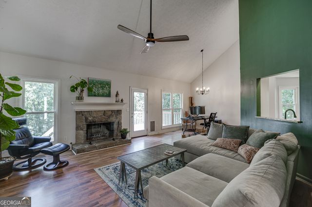6447 Ivy Springs Drive, Flowery Branch, GA 30542