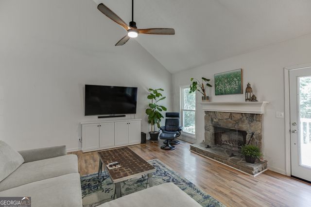 6447 Ivy Springs Drive, Flowery Branch, GA 30542