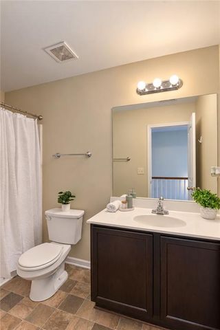 902 Whitfield Oak Road, Auburn, GA 30011