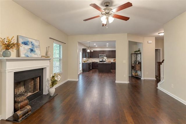 902 Whitfield Oak Road, Auburn, GA 30011