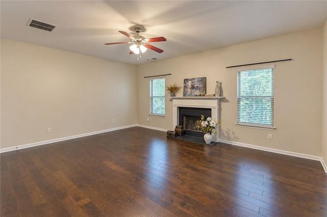 902 Whitfield Oak Road, Auburn, GA 30011