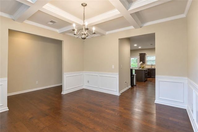 902 Whitfield Oak Road, Auburn, GA 30011