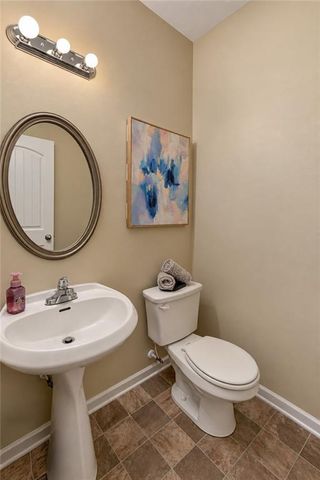 902 Whitfield Oak Road, Auburn, GA 30011