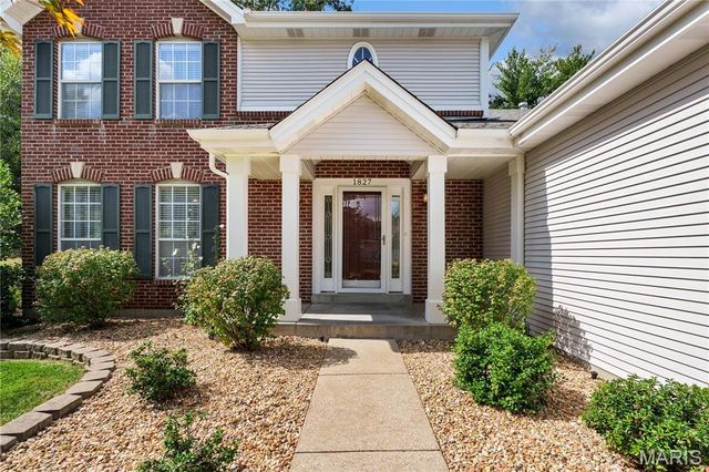 1827 Pheasant Run Drive, Maryland Heights, MO 63043