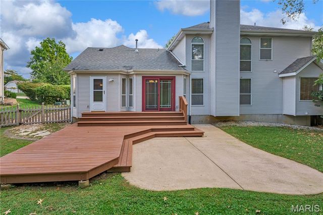 1827 Pheasant Run Drive, Maryland Heights, MO 63043