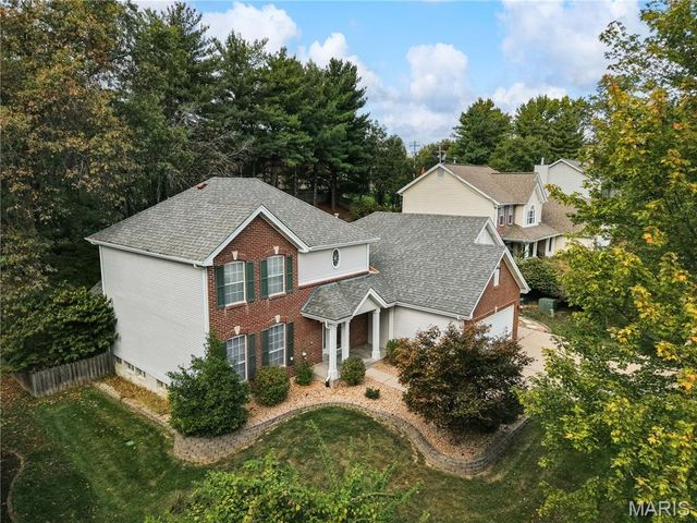 1827 Pheasant Run Drive, Maryland Heights, MO 63043