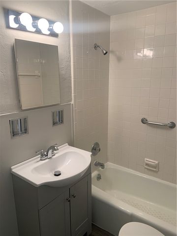 3912-3914 Meadowbrook Blvd., Brentwood, PA 15227