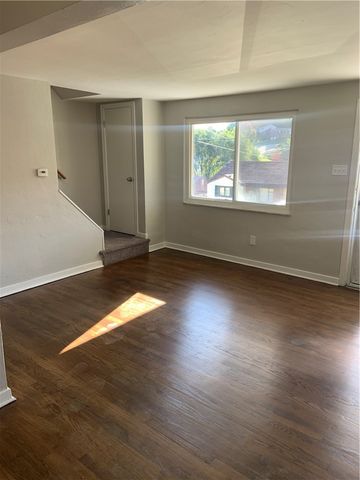 3912-3914 Meadowbrook Blvd., Brentwood, PA 15227