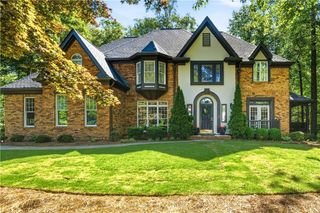 1136 Mossy Rock Road NW, Kennesaw, GA 30152