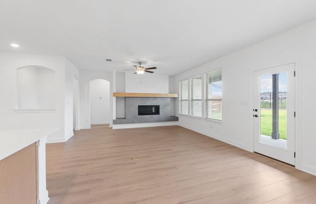 6505 Apache Plum LN, Spicewood, TX 78669