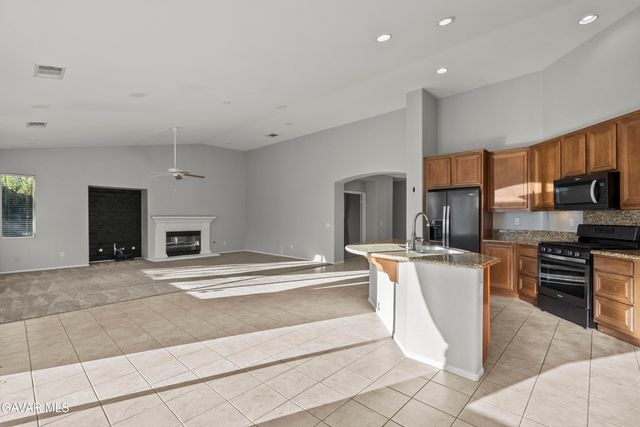 6652 Lacolle Place, Lancaster, CA 93536