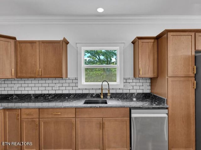 1283 Lori Ellen Court, Sevierville, TN 37876