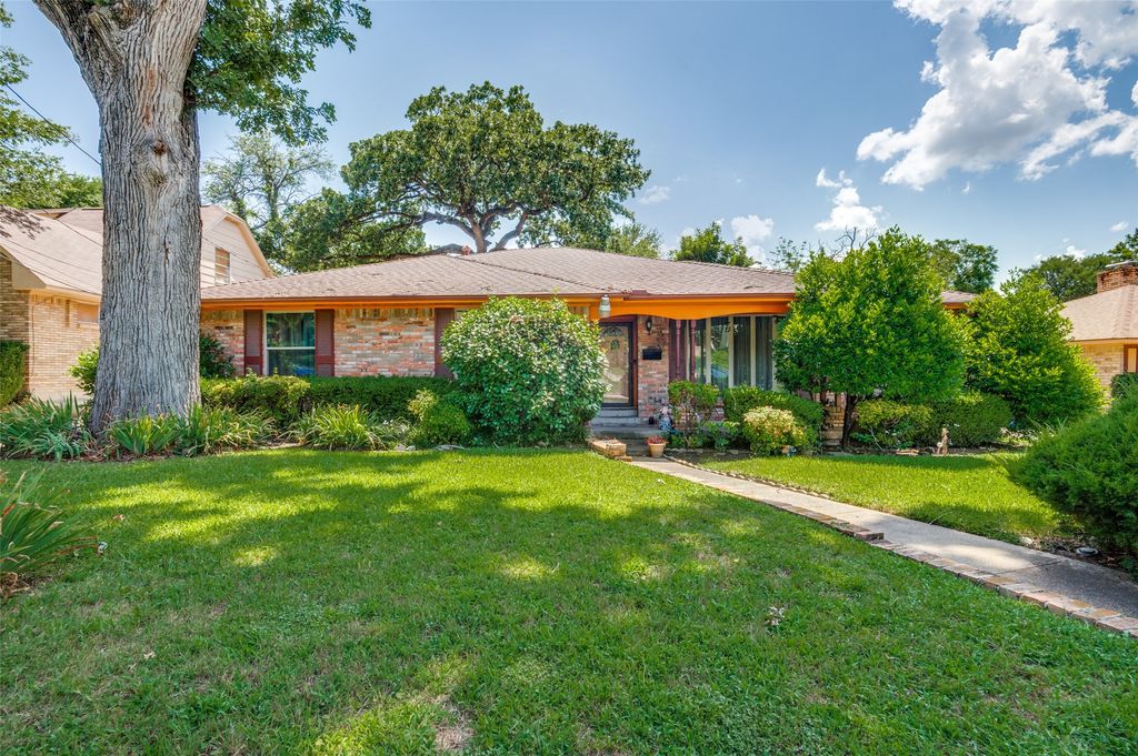 6415 Autumn Woods Trail, Dallas, TX 75232