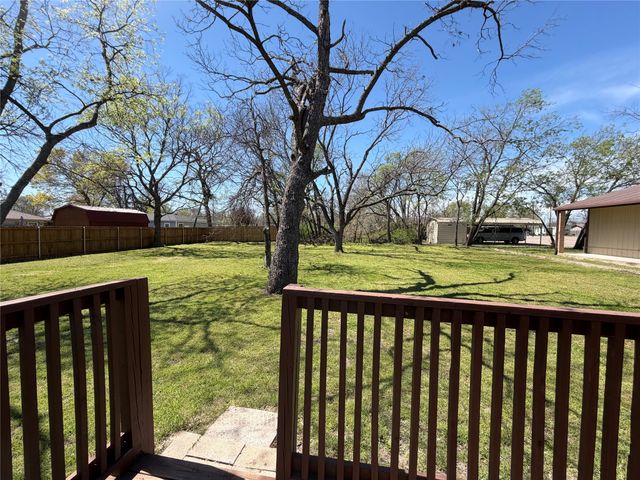 1711 Oriental Street, Bonham, TX 75418