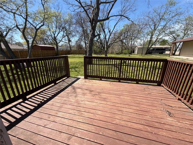 1711 Oriental Street, Bonham, TX 75418