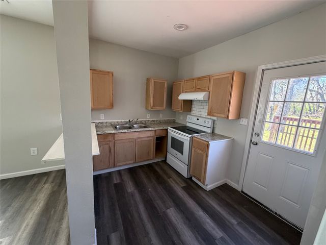 1711 Oriental Street, Bonham, TX 75418