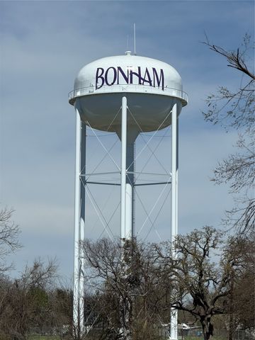 1711 Oriental Street, Bonham, TX 75418