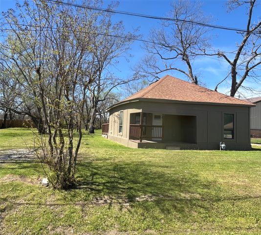 1711 Oriental Street, Bonham, TX 75418