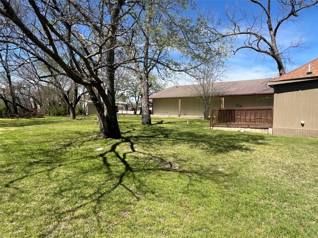 1711 Oriental Street, Bonham, TX 75418
