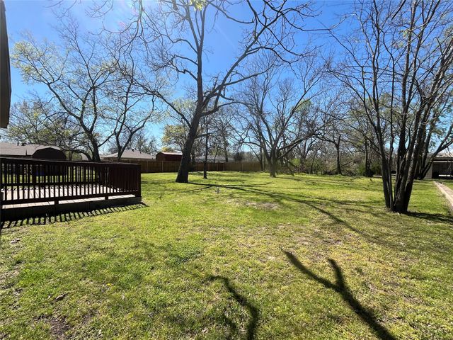 1711 Oriental Street, Bonham, TX 75418