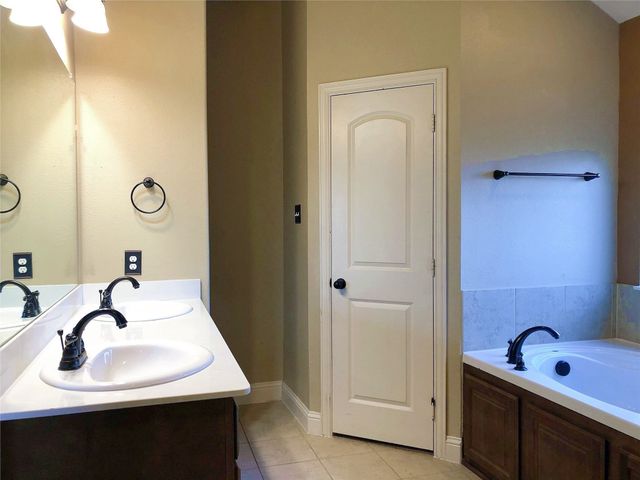 1414 Thibodaux Drive, Greenville, TX 75402