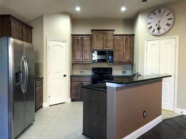 1414 Thibodaux Drive, Greenville, TX 75402