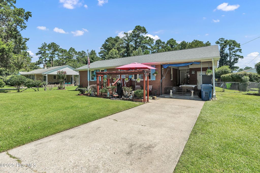 618 Lee Drive, Havelock, NC 28532
