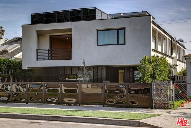 846 Dickson Street, Marina Del Rey, CA 90292