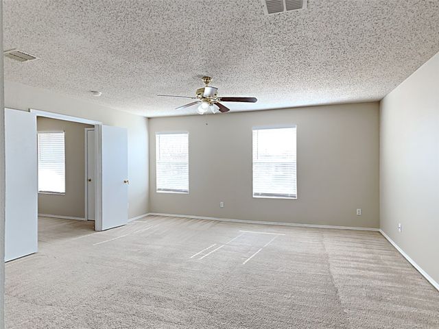 4050 Hunters Creek Drive, Fort Worth, TX 76123