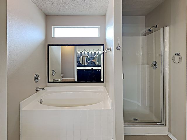 4050 Hunters Creek Drive, Fort Worth, TX 76123