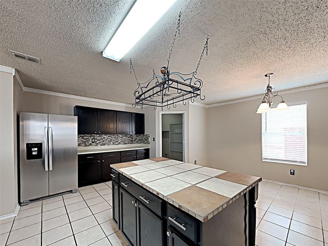 4050 Hunters Creek Drive, Fort Worth, TX 76123