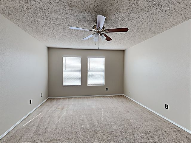 4050 Hunters Creek Drive, Fort Worth, TX 76123