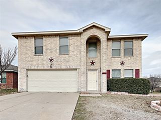 4050 Hunters Creek Drive, Fort Worth, TX 76123