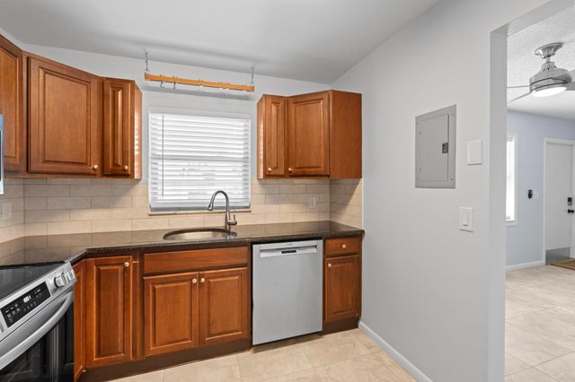 1127 S Federal Highway 103, Lake Worth Beach, FL 33460