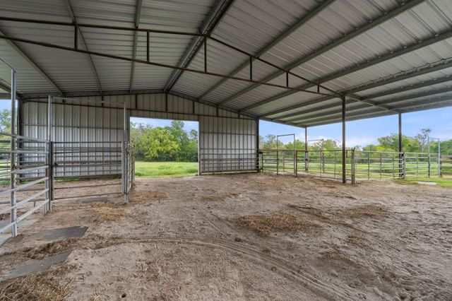 3817 Hardy Road, Madisonville, TX 77864