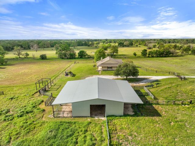 3817 Hardy Road, Madisonville, TX 77864
