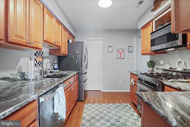 8 BAYLEAF DR, Lumberton, NJ 08048