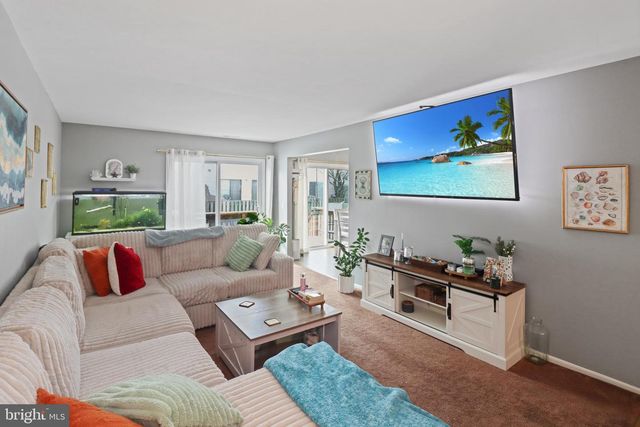 8 BAYLEAF DR, Lumberton, NJ 08048