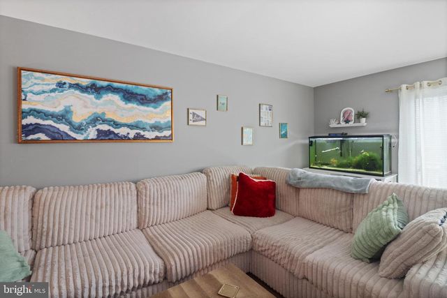 8 BAYLEAF DR, Lumberton, NJ 08048