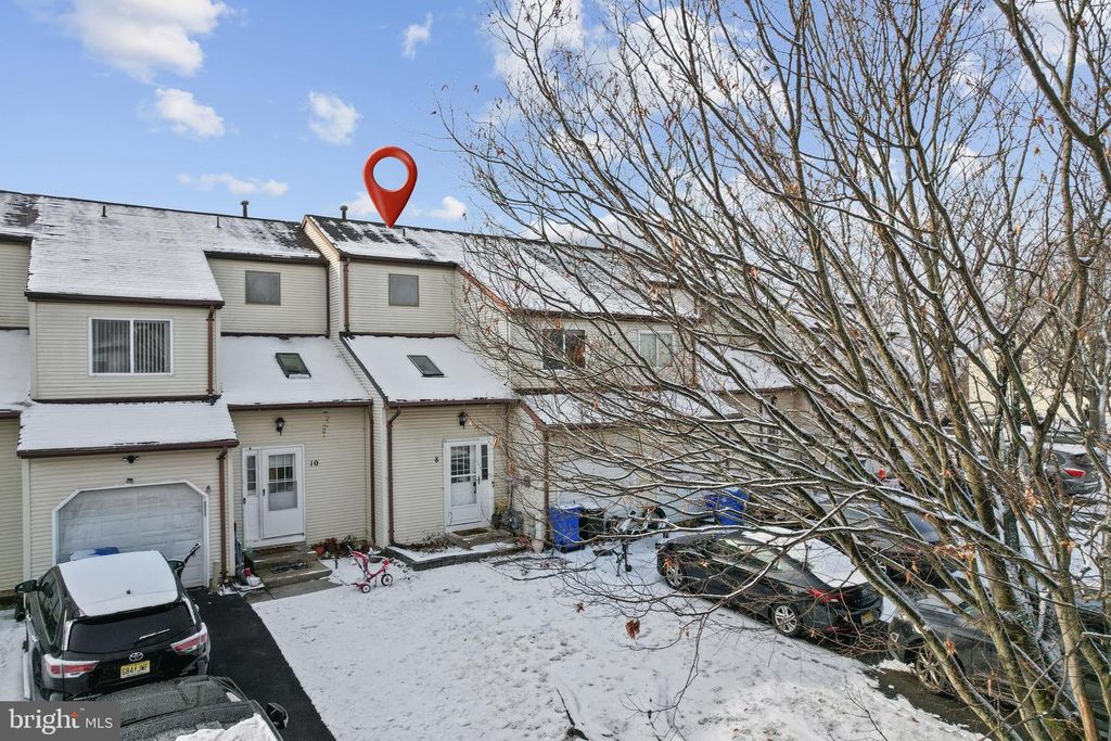 8 BAYLEAF DR, Lumberton, NJ 08048