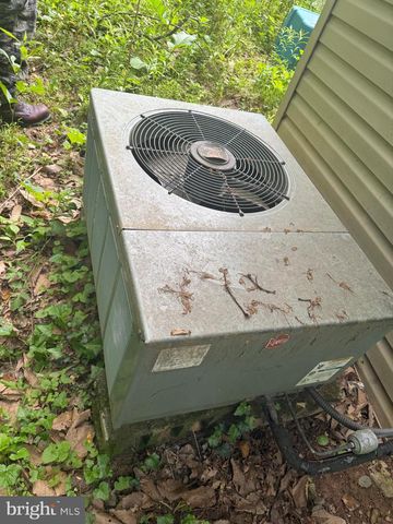 4810 FAKE RD, York, PA 17406