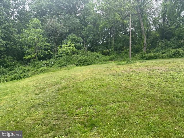 4810 FAKE RD, York, PA 17406