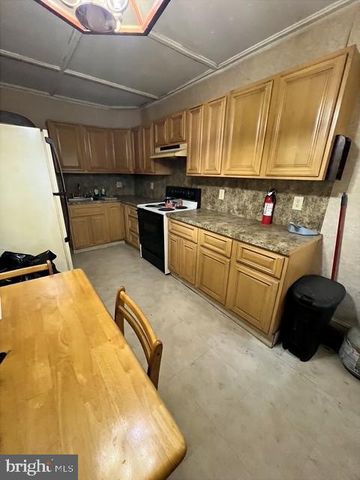 324 E PINE ST, Mahanoy City, PA 17948