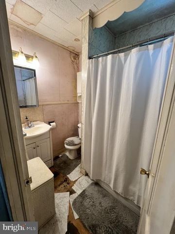 324 E PINE ST, Mahanoy City, PA 17948