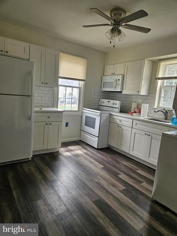 2805 MOUNT CARMEL AVE, Glenside, PA 19038