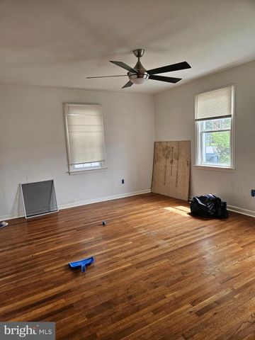 2805 MOUNT CARMEL AVE, Glenside, PA 19038
